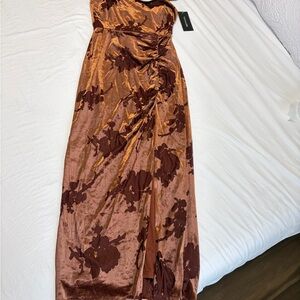 Taylor Brown Velvet Floral Ruched Midi Dress Slit NWT Size 2